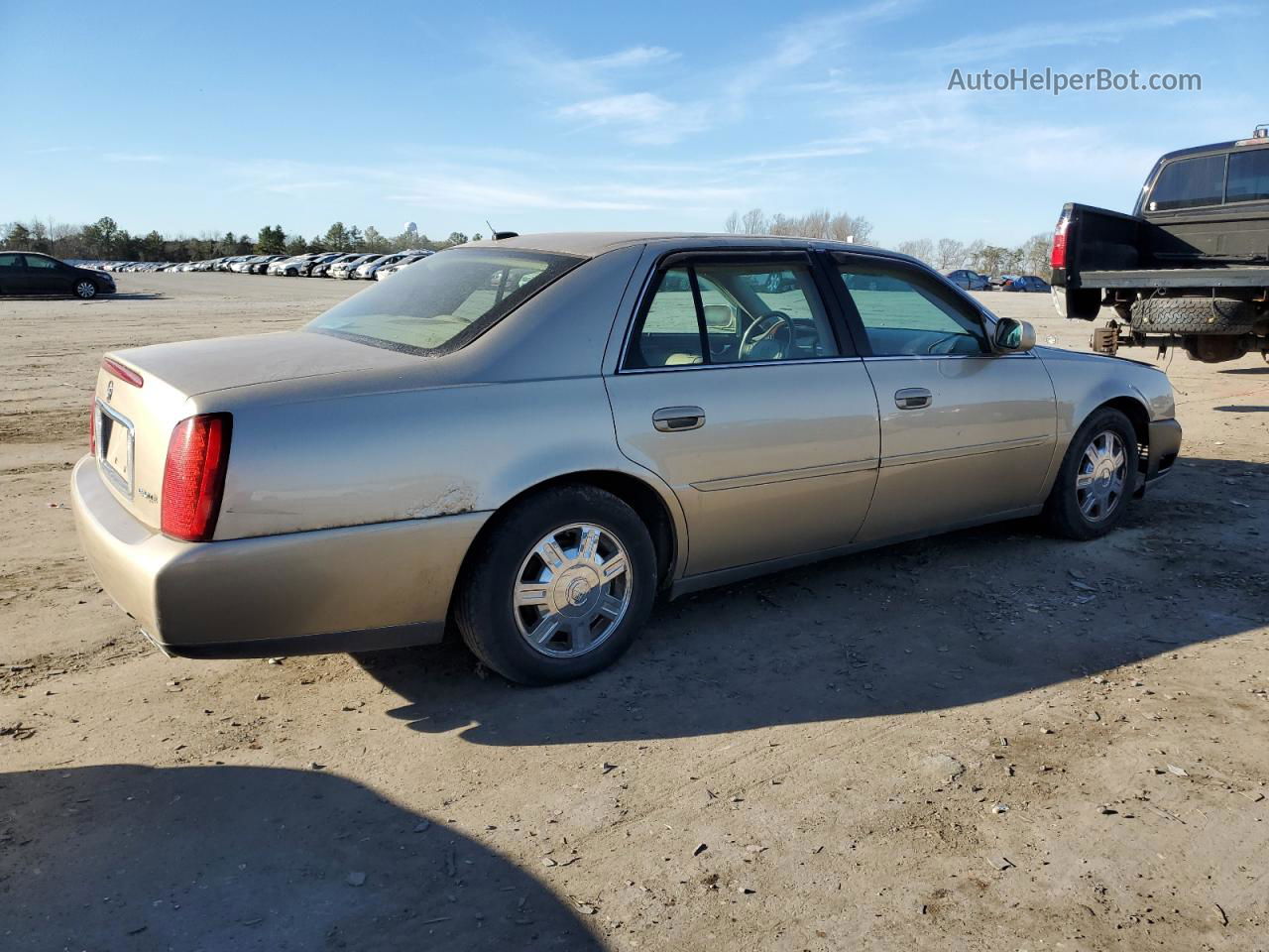 2005 Cadillac Deville  Gold vin: 1G6KD54Y55U216505