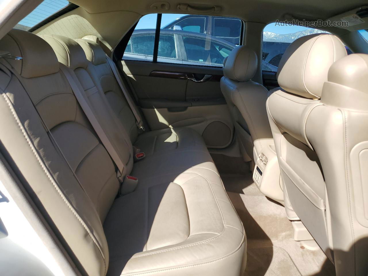 2005 Cadillac Deville  White vin: 1G6KD54Y65U145606