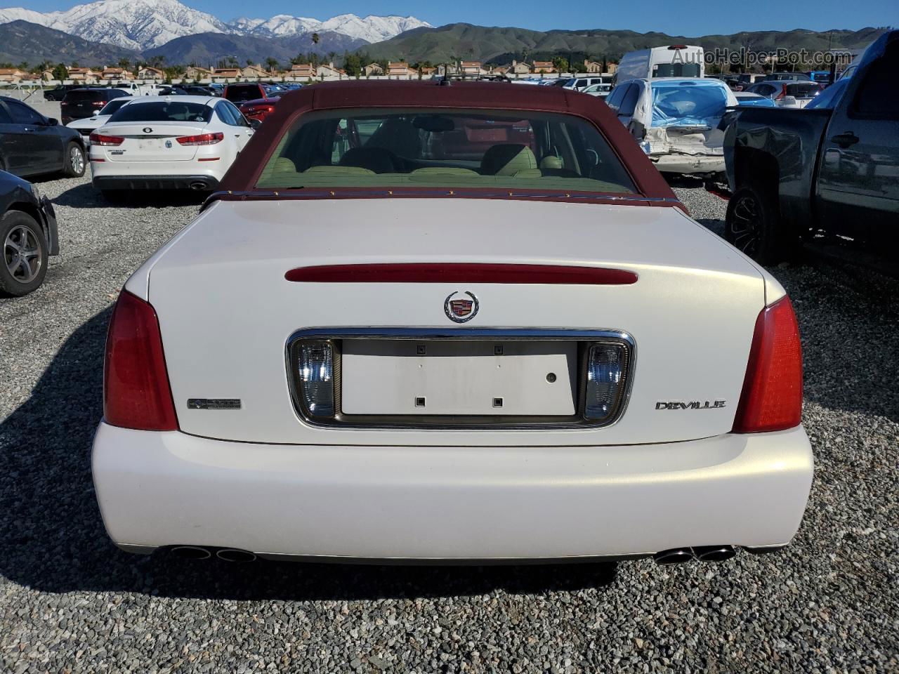 2005 Cadillac Deville  White vin: 1G6KD54Y65U145606