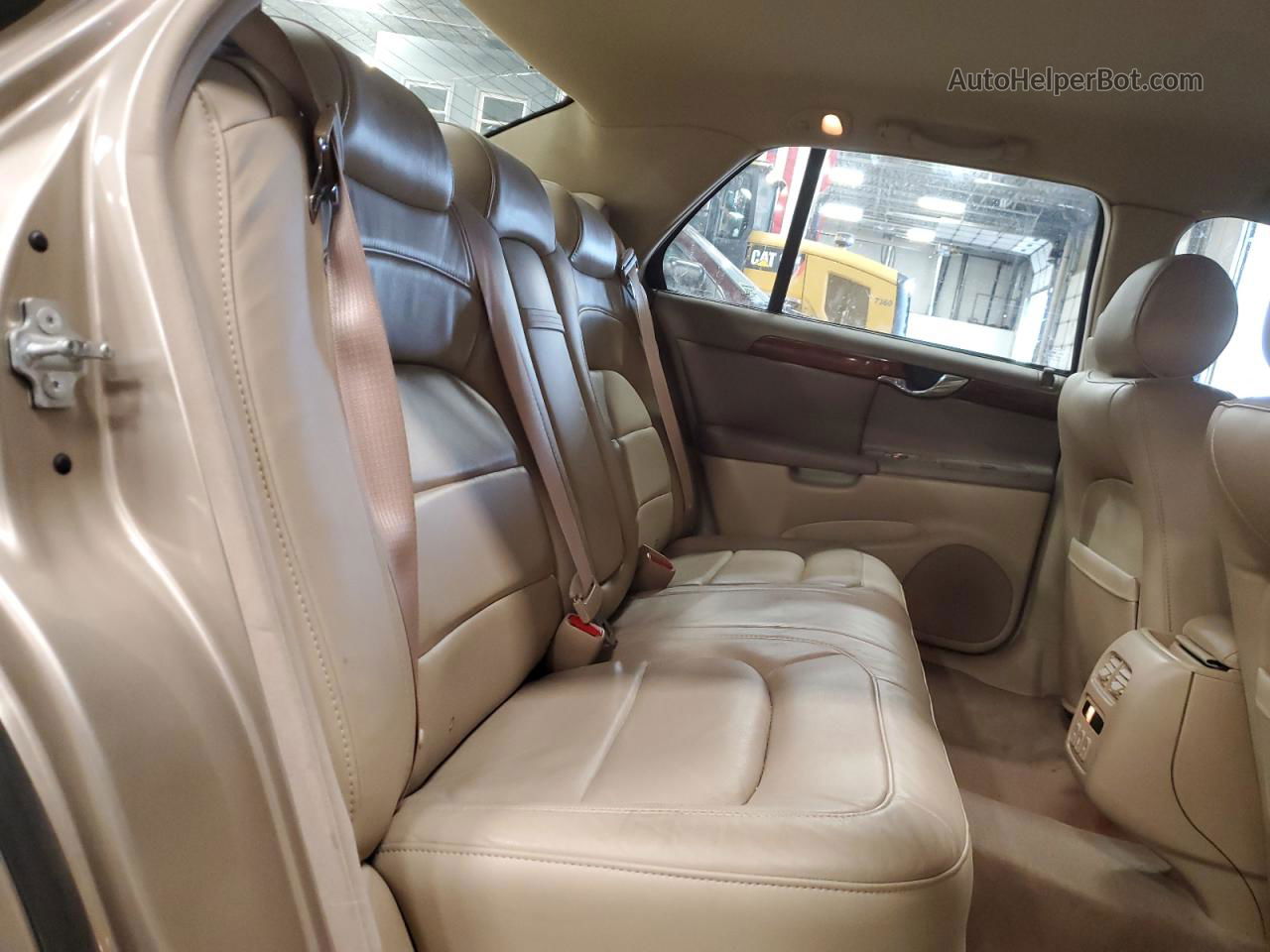 2005 Cadillac Deville  Tan vin: 1G6KD54Y65U223060