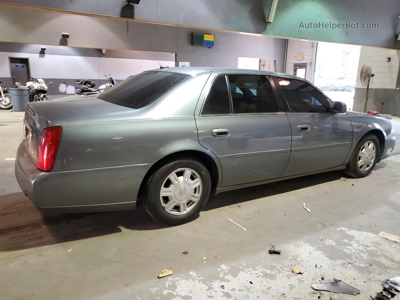 2005 Cadillac Deville  Gray vin: 1G6KD54YX5U117033