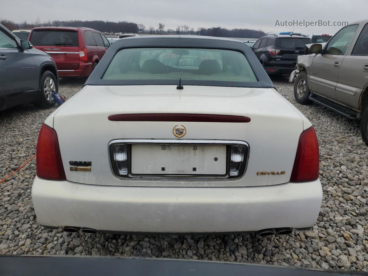 2005 Cadillac Deville  White vin: 1G6KD54YX5U194355