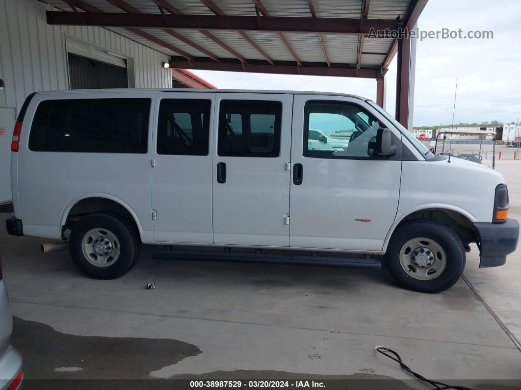 2017 Chevrolet Express 2500   White vin: 1GAWGEF15H1281925