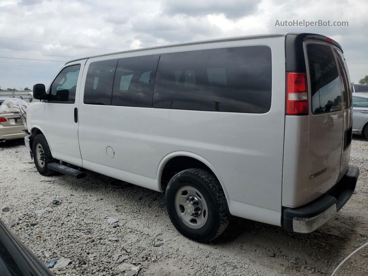 2017 Chevrolet Express G2500 Ls White vin: 1GAWGEFF5H1298820