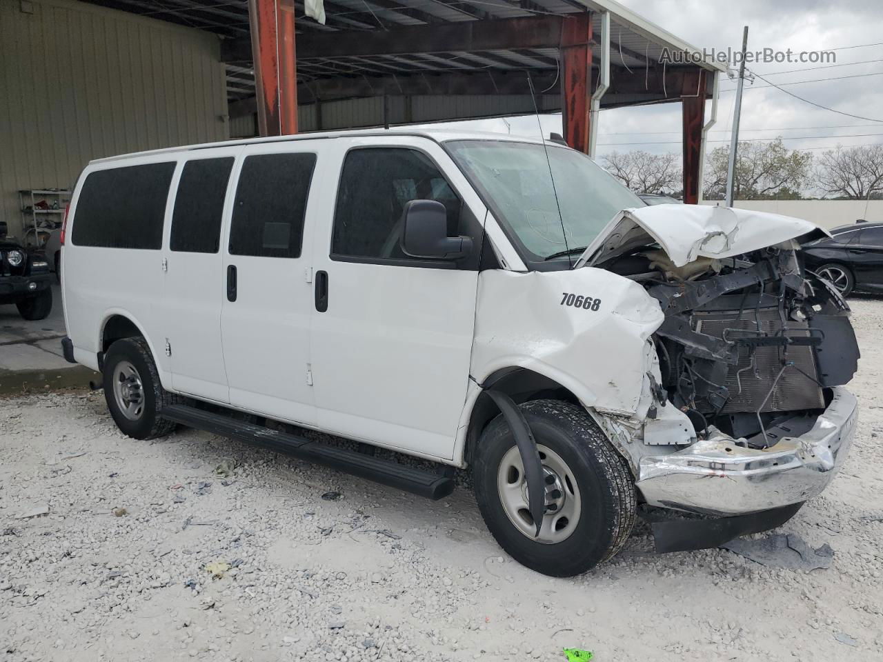 2017 Chevrolet Express G2500 Ls White vin: 1GAWGEFF5H1298820