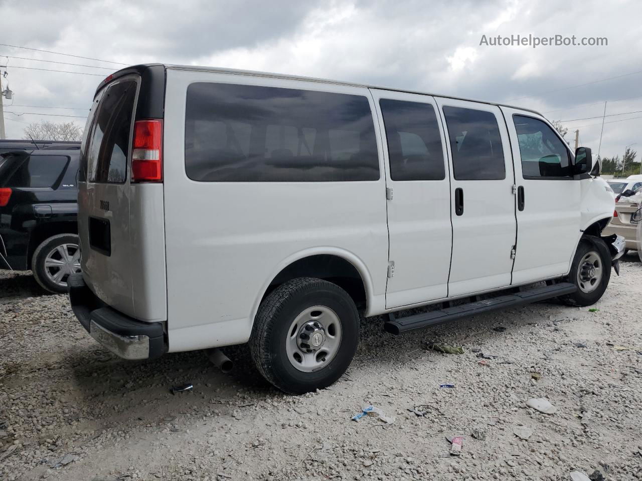 2017 Chevrolet Express G2500 Ls White vin: 1GAWGEFF5H1298820