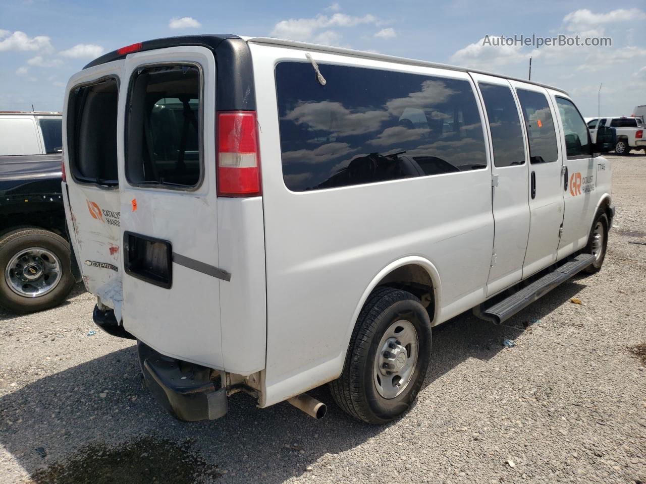 2017 Chevrolet Express G3500 Ls White vin: 1GAZGNFG8H1102021