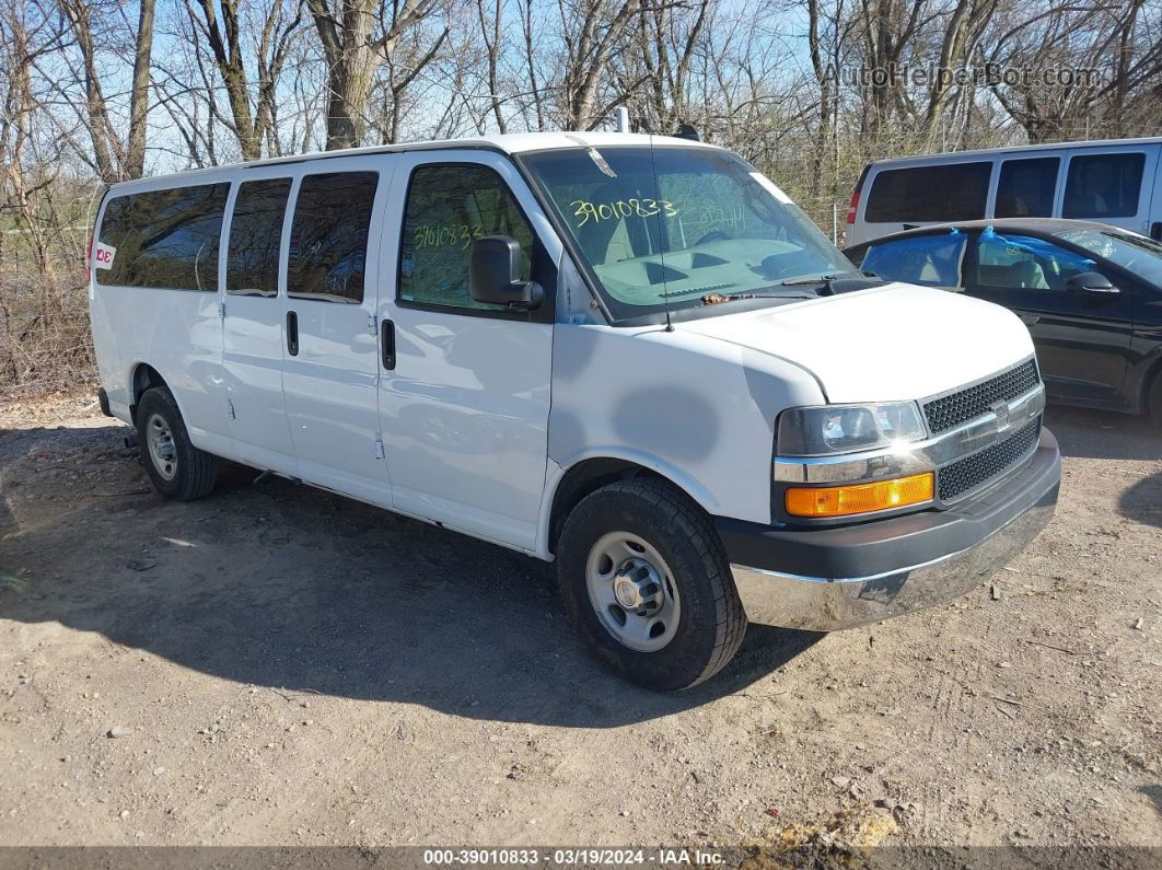 2017 Chevrolet Express 3500 Lt White vin: 1GAZGPFG6H1339845