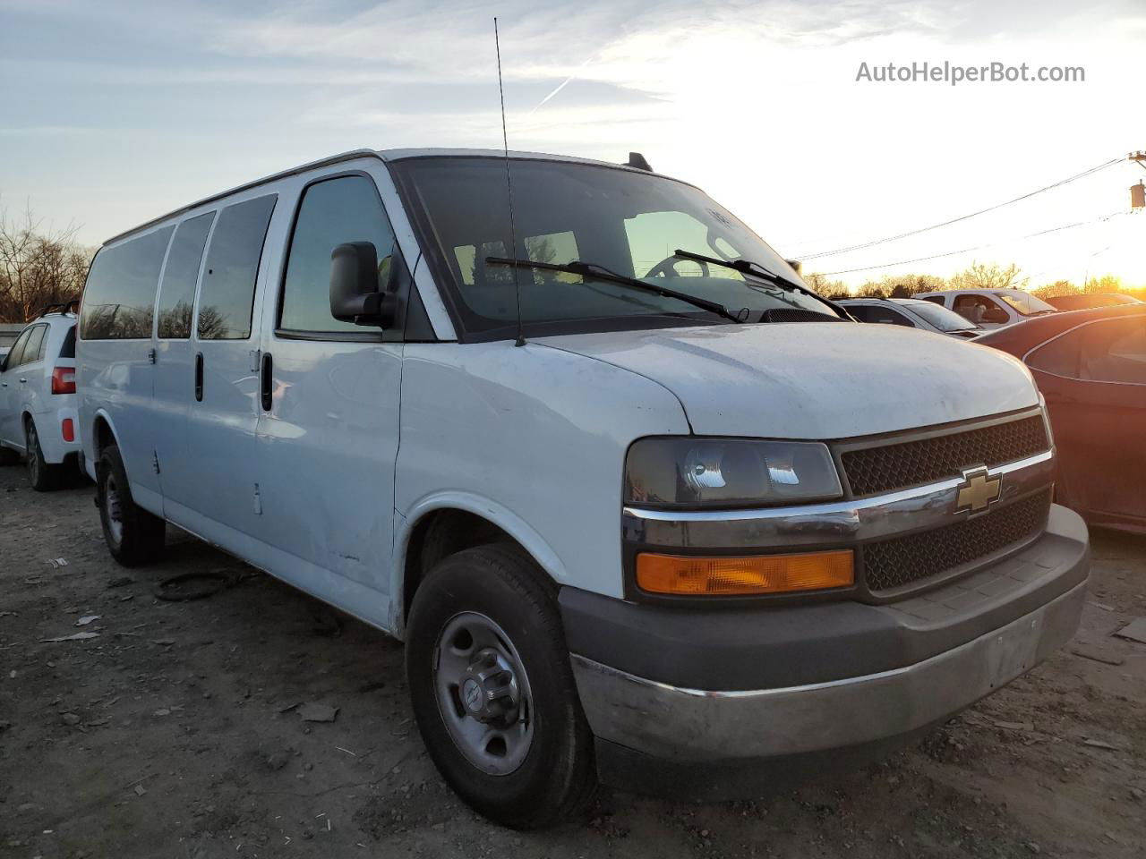 2017 Chevrolet Express G3500 Lt White vin: 1GAZGPFG8H1333836