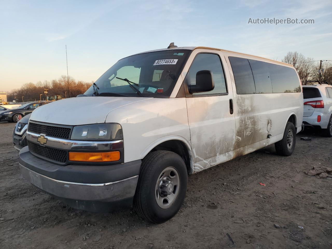 2017 Chevrolet Express G3500 Lt White vin: 1GAZGPFG8H1333836