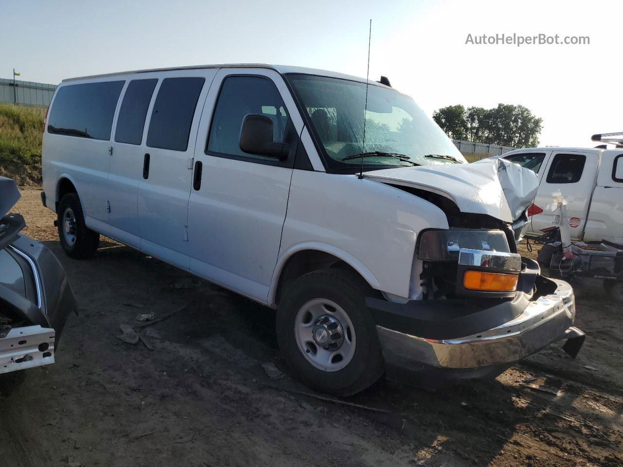 2017 Chevrolet Express G3500 Lt White vin: 1GAZGPFGXH1135257