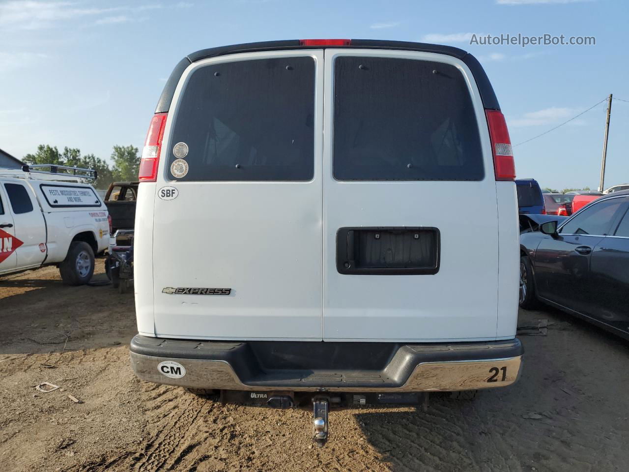 2017 Chevrolet Express G3500 Lt White vin: 1GAZGPFGXH1135257