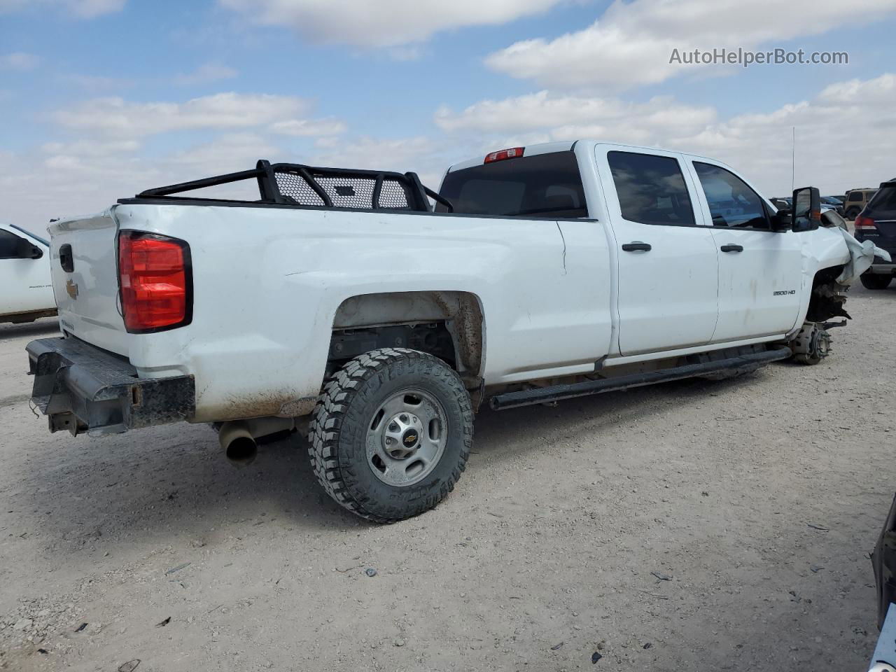 2018 Chevrolet Silverado C2500 Heavy Duty White vin: 1GC1CUEY5JF244419