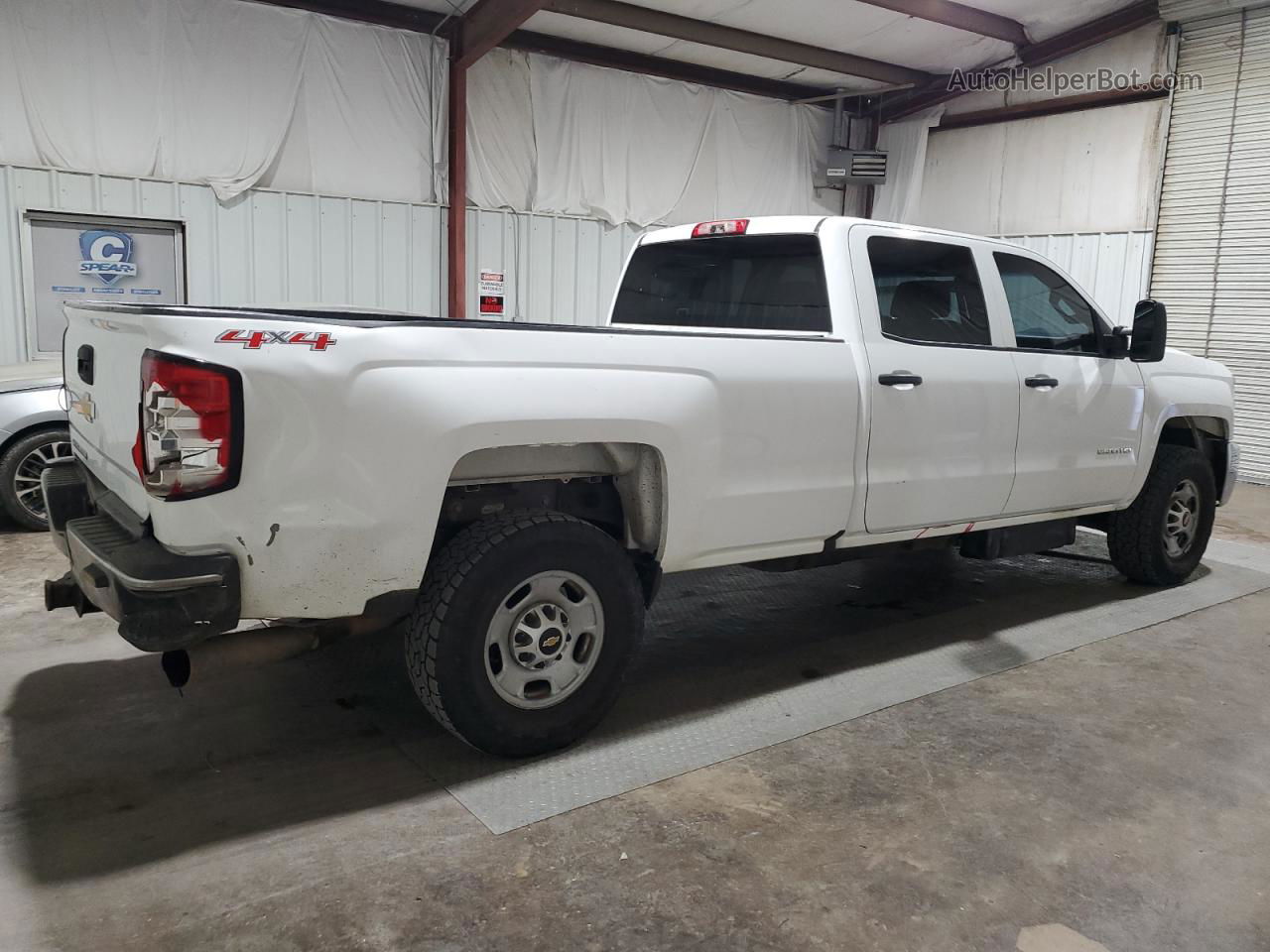 2016 Chevrolet Silverado K2500 Heavy Duty White vin: 1GC1KUE87GF147606