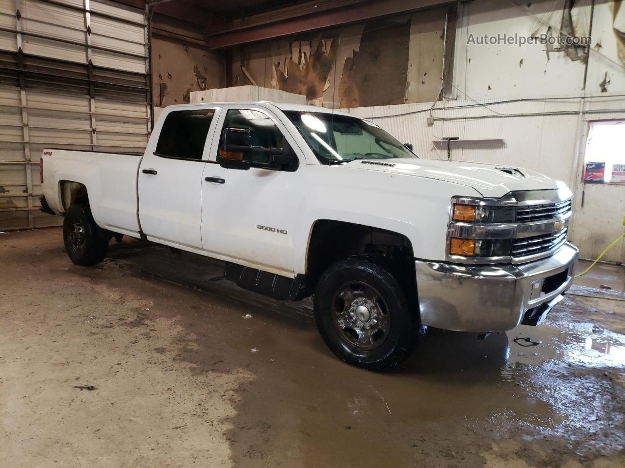 2018 Chevrolet Silverado K2500 Heavy Duty White vin: 1GC1KUEY9JF136887