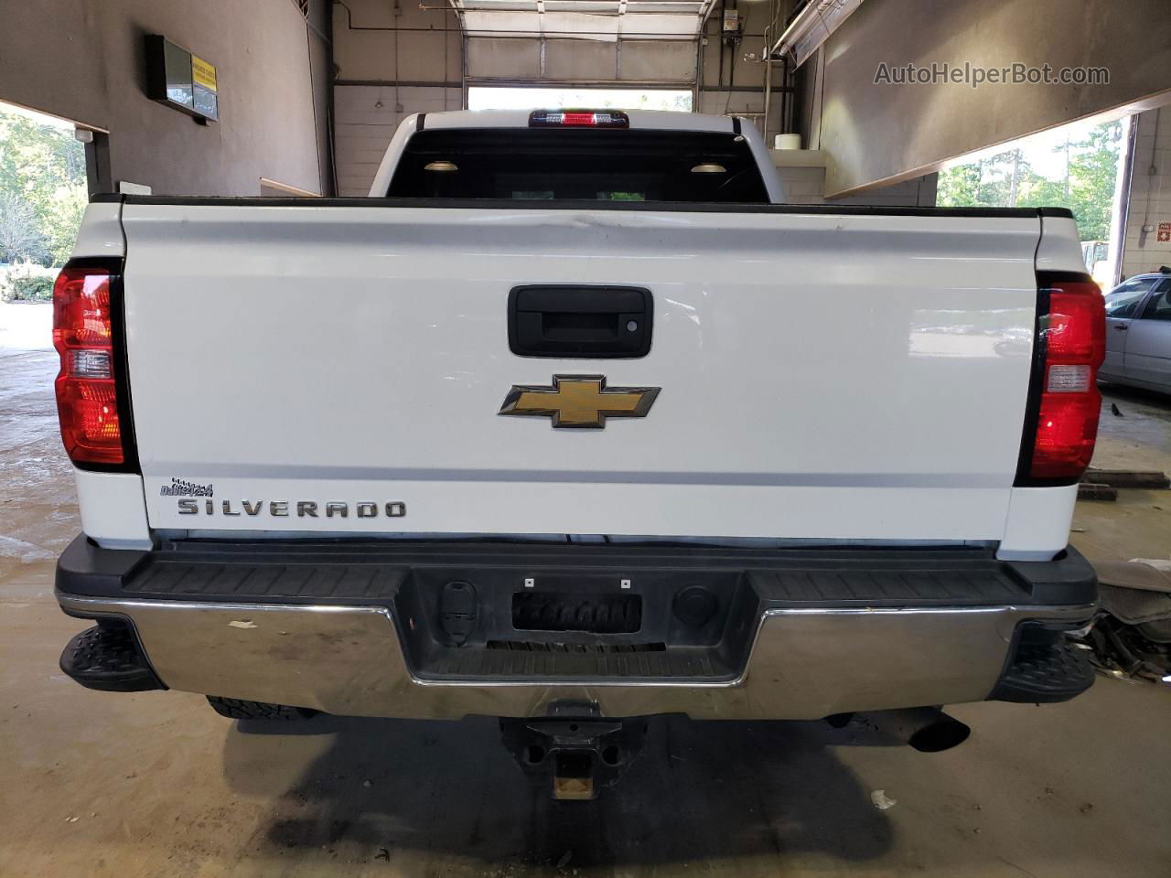 2015 Chevrolet Silverado K2500 Heavy Duty White vin: 1GC2KUEG5FZ557653