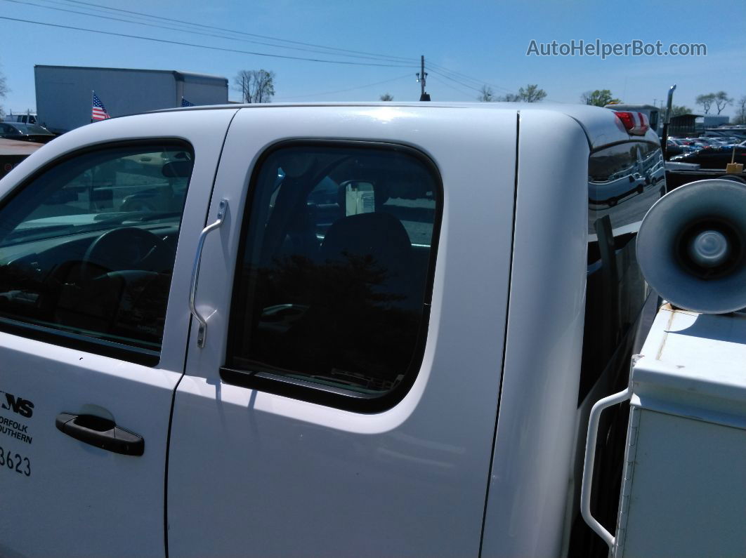 2013 Chevrolet Silverado 3500hd Work Truck White vin: 1GC2KZCG2DZ339151