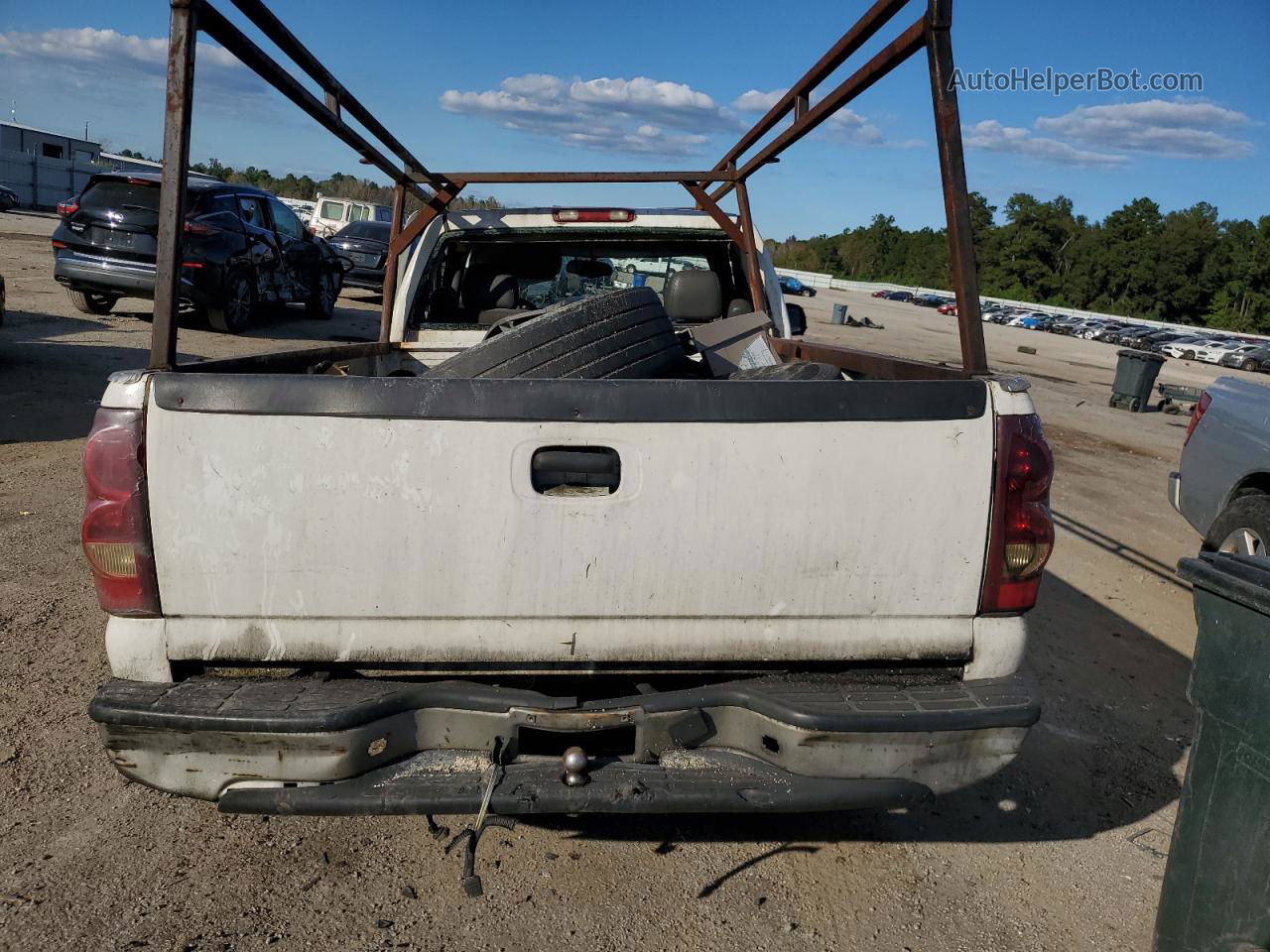 2003 Chevrolet Silverado C1500 White vin: 1GCEC14V73Z227971