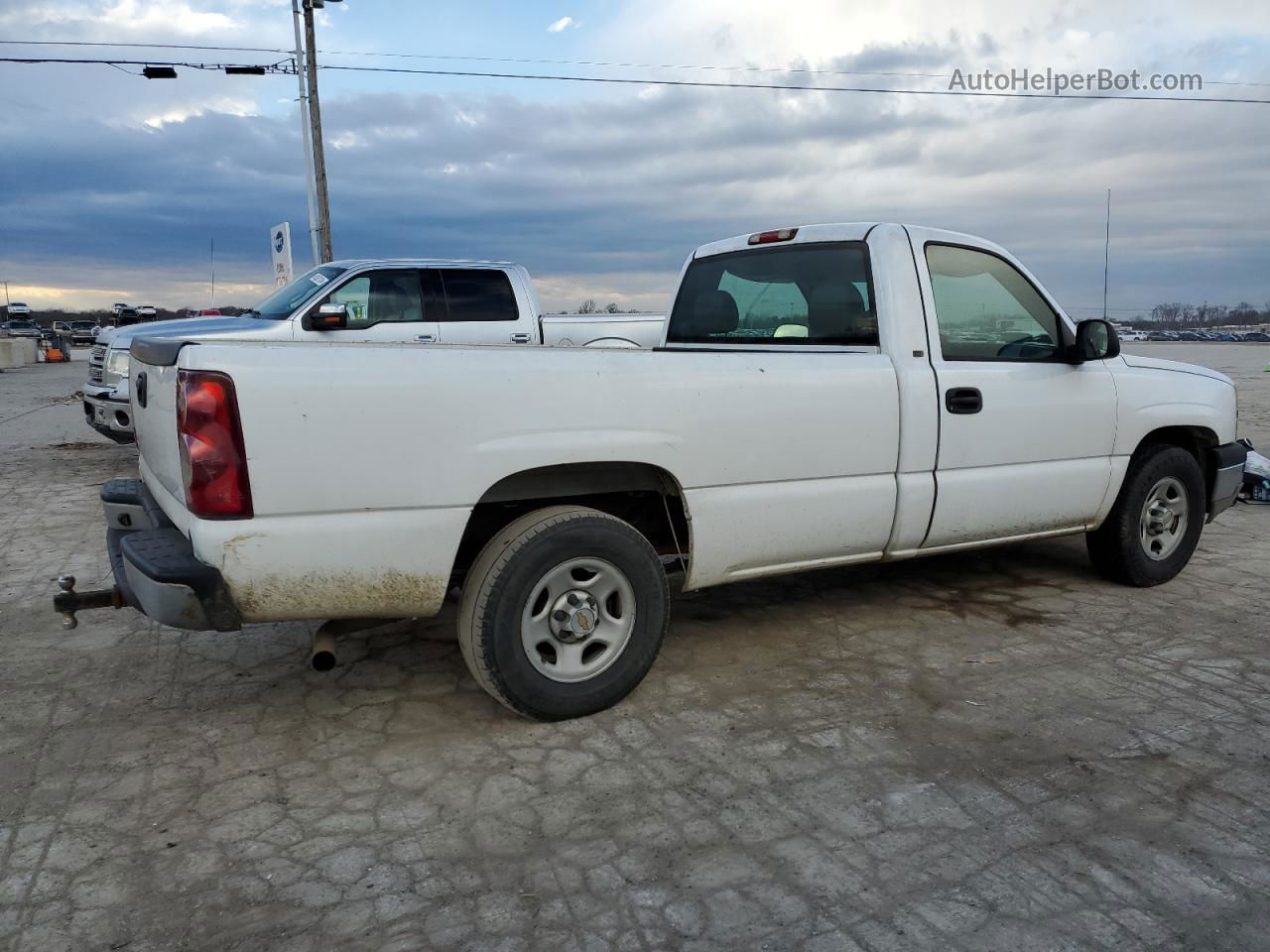 2003 Chevrolet Silverado C1500 White vin: 1GCEC14X13Z328232