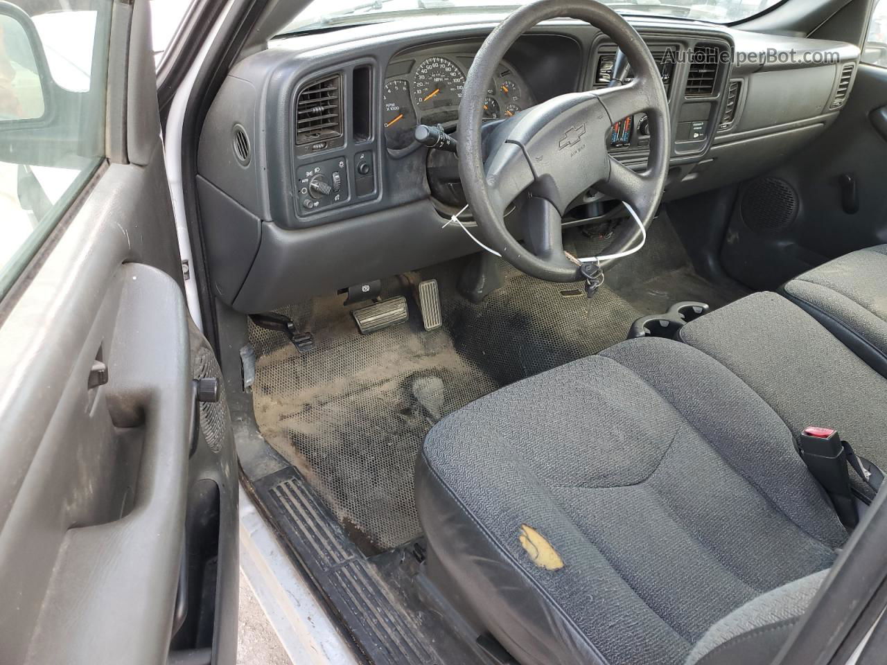 2003 Chevrolet Silverado C1500 White vin: 1GCEC14X13Z328232