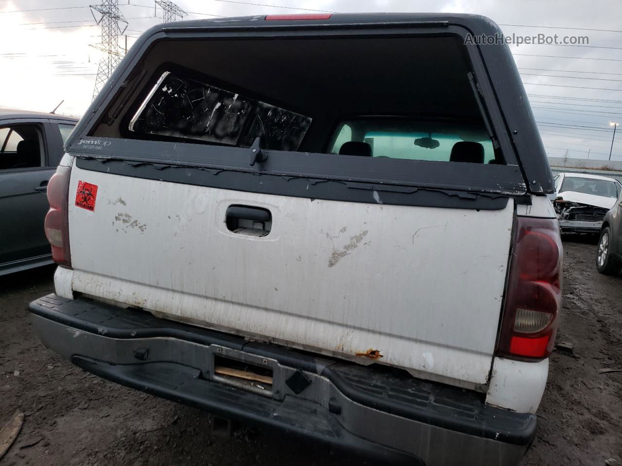 2003 Chevrolet Silverado C1500 White vin: 1GCEC14X43Z122094