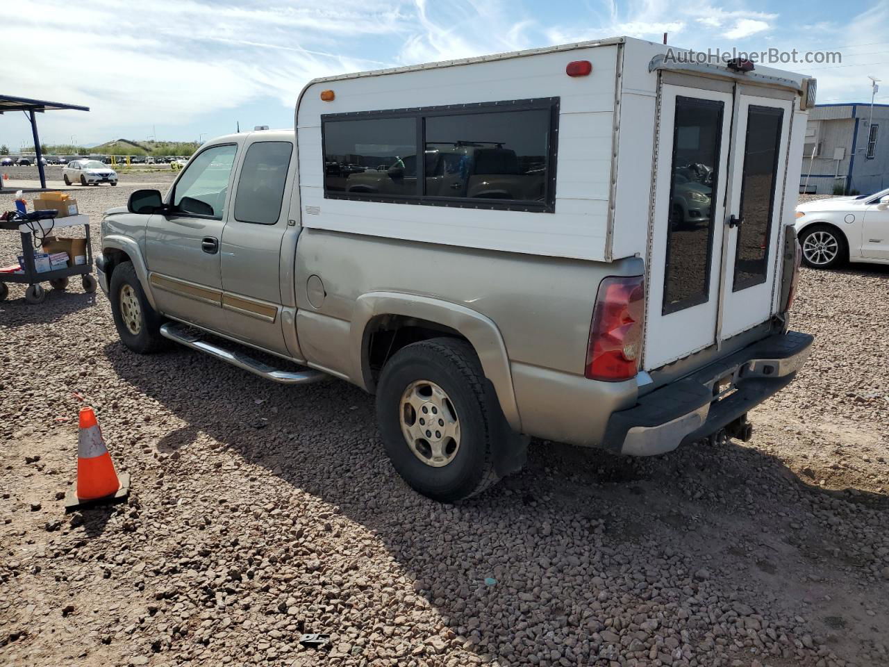 2003 Chevrolet Silverado K1500 Золотой vin: 1GCEK19T63E343308