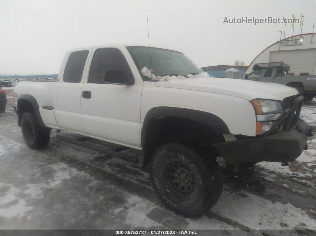 2003 Chevrolet Silverado 1500   White vin: 1GCEK19V53Z313078