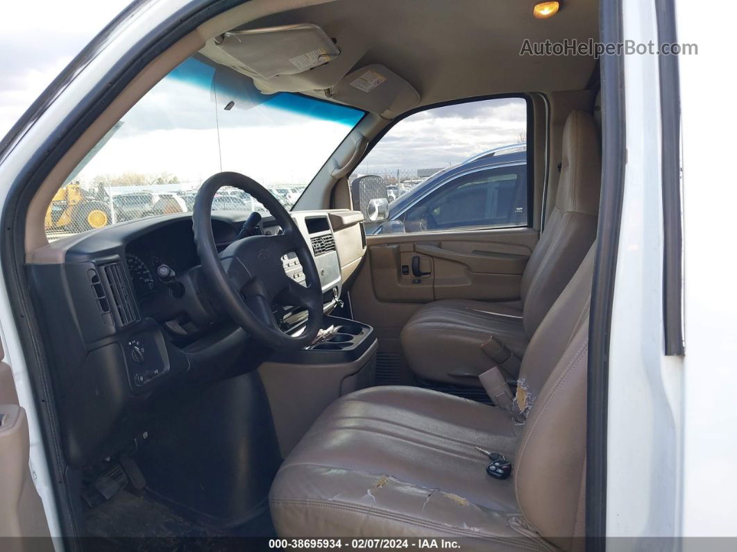 Price & History 2005 Chevrolet Express 4.3l V-6 195hp vin