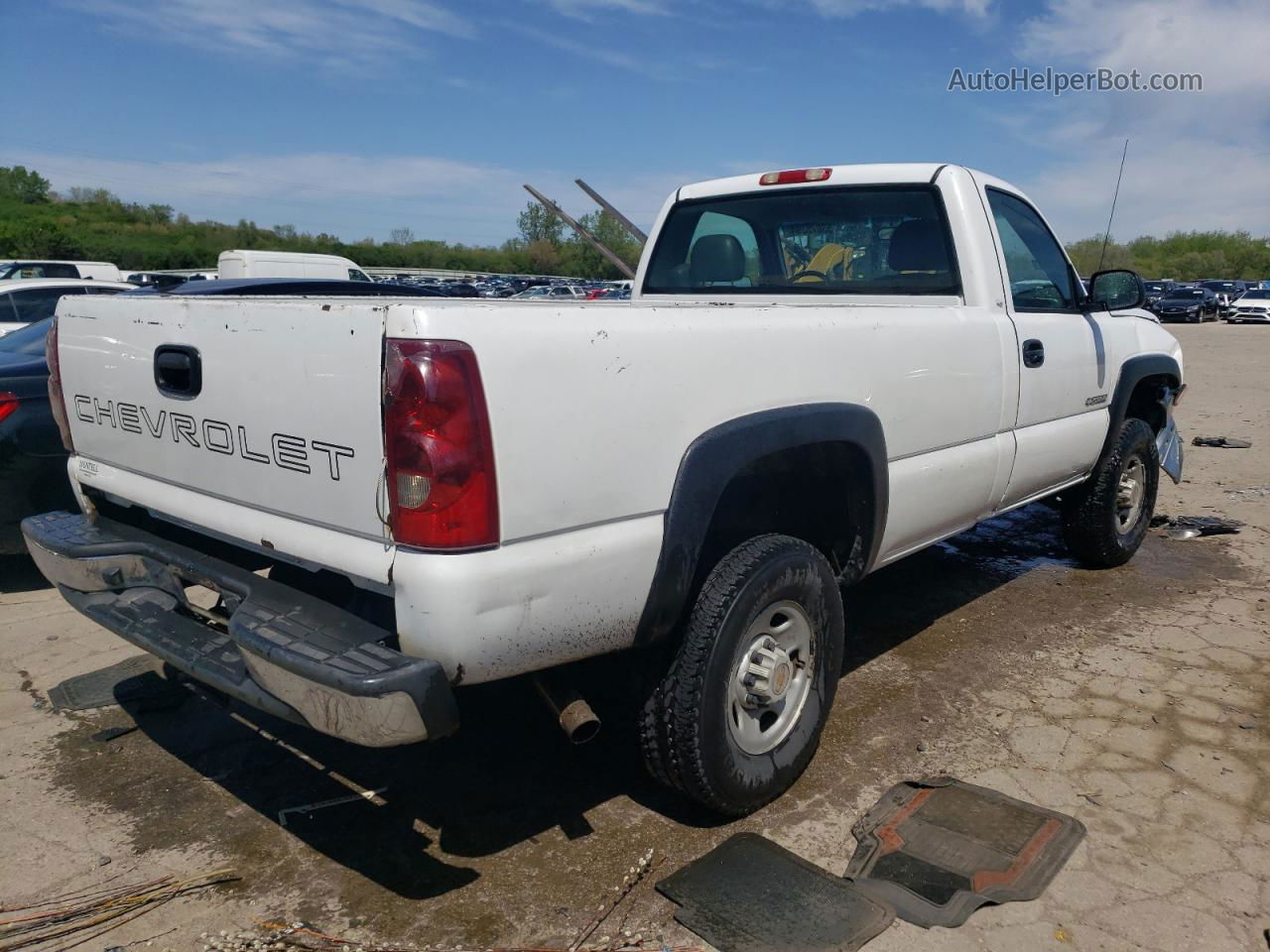 2003 Chevrolet Silverado C2500 Heavy Duty White vin: 1GCHC24U93E347059