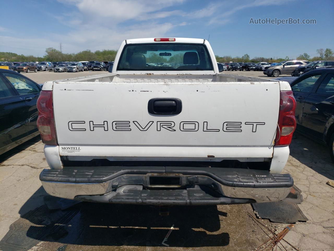 2003 Chevrolet Silverado C2500 Heavy Duty White vin: 1GCHC24U93E347059