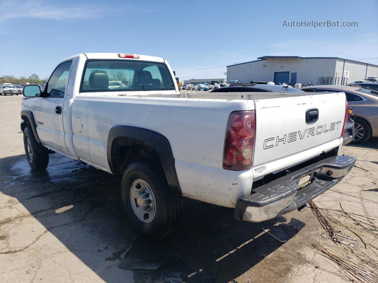 2003 Chevrolet Silverado C2500 Heavy Duty White vin: 1GCHC24U93E347059