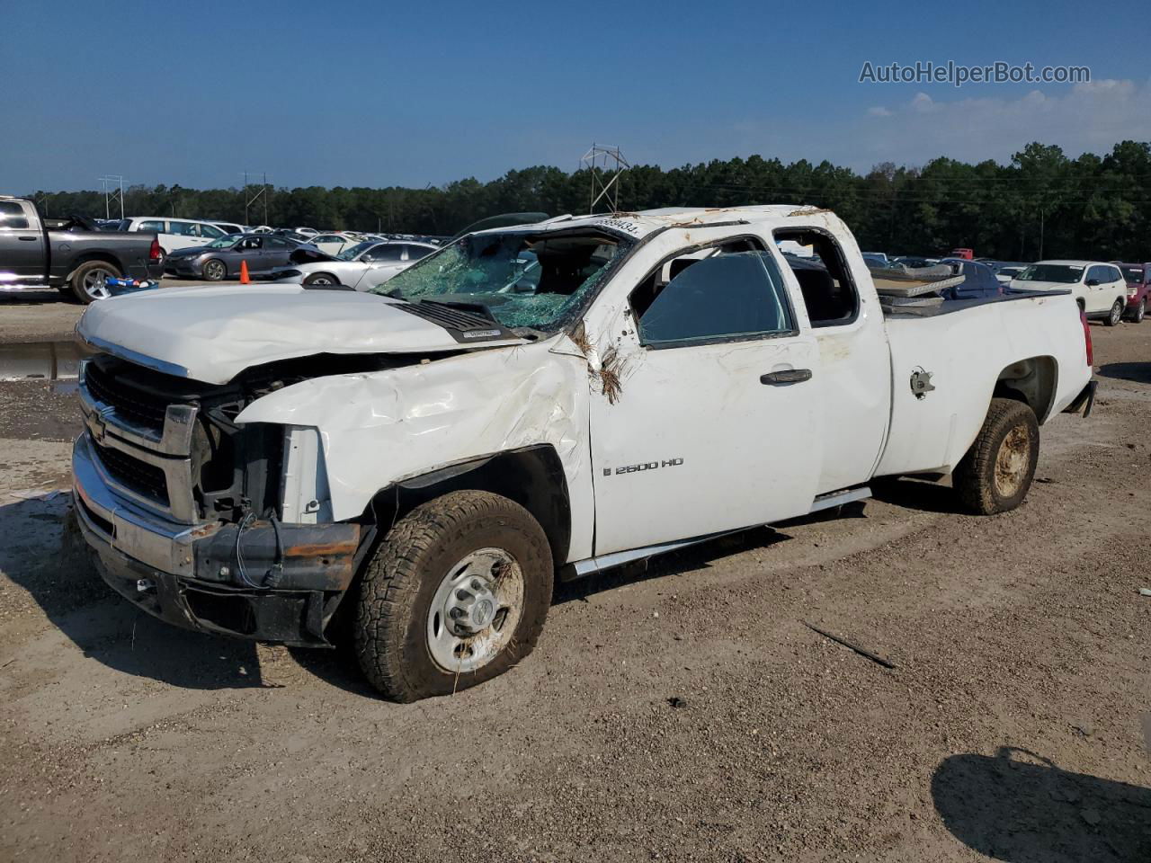 2008 Chevrolet Silverado C2500 Heavy Duty White vin: 1GCHC29K28E197603