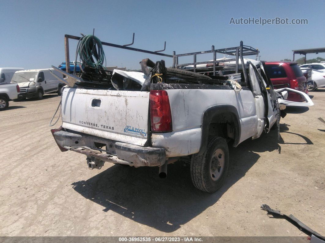 2003 Chevrolet Silverado 2500hd   White vin: 1GCHC29U23E255865