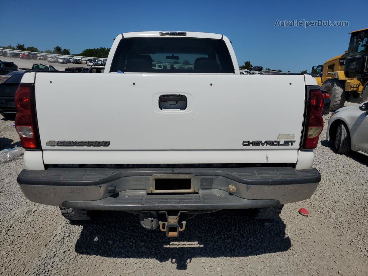 2003 Chevrolet Silverado C2500 Heavy Duty White vin: 1GCHC29U93E361598