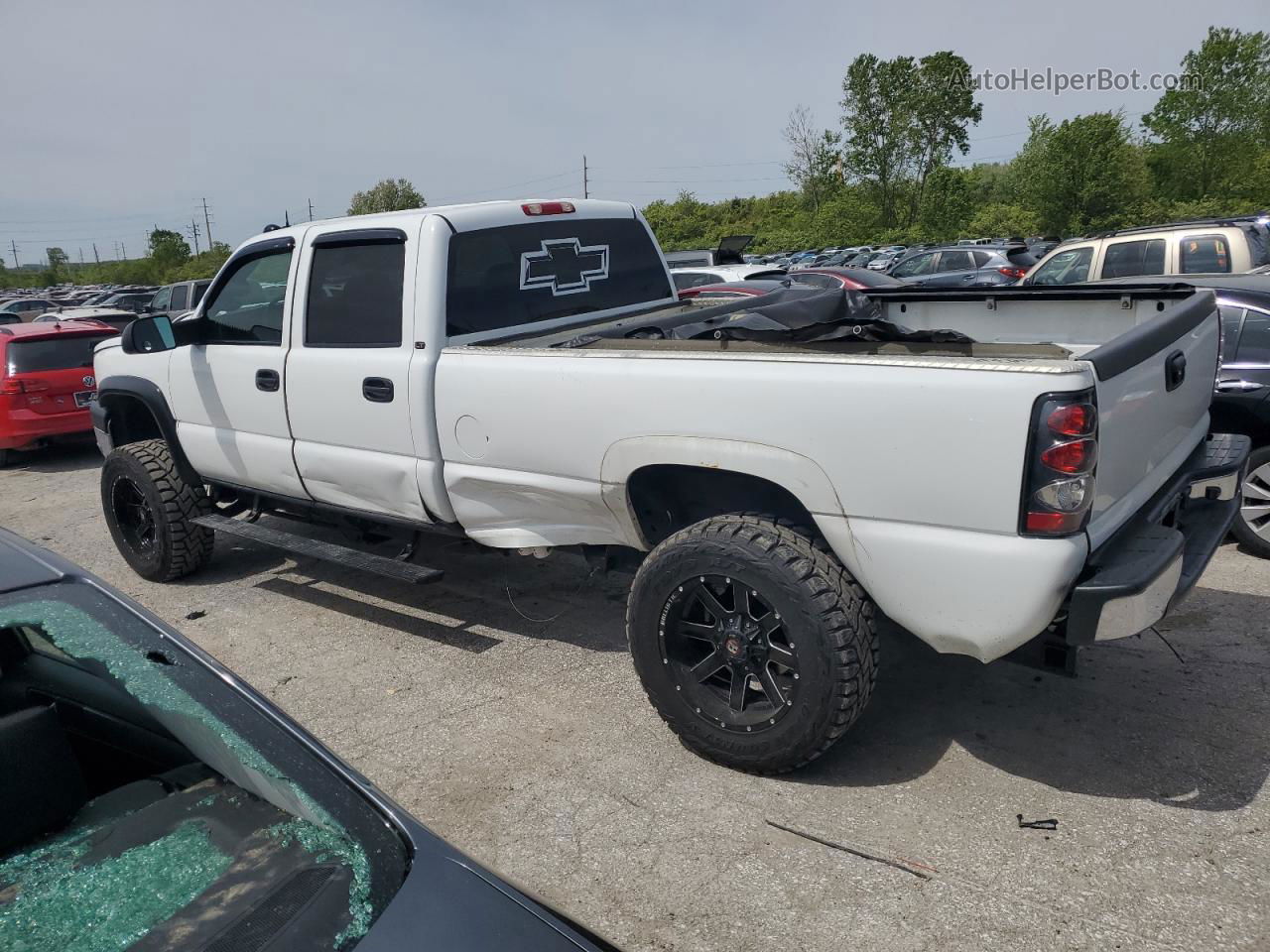 2003 Chevrolet Silverado K2500 Heavy Duty White vin: 1GCHK23153F215534