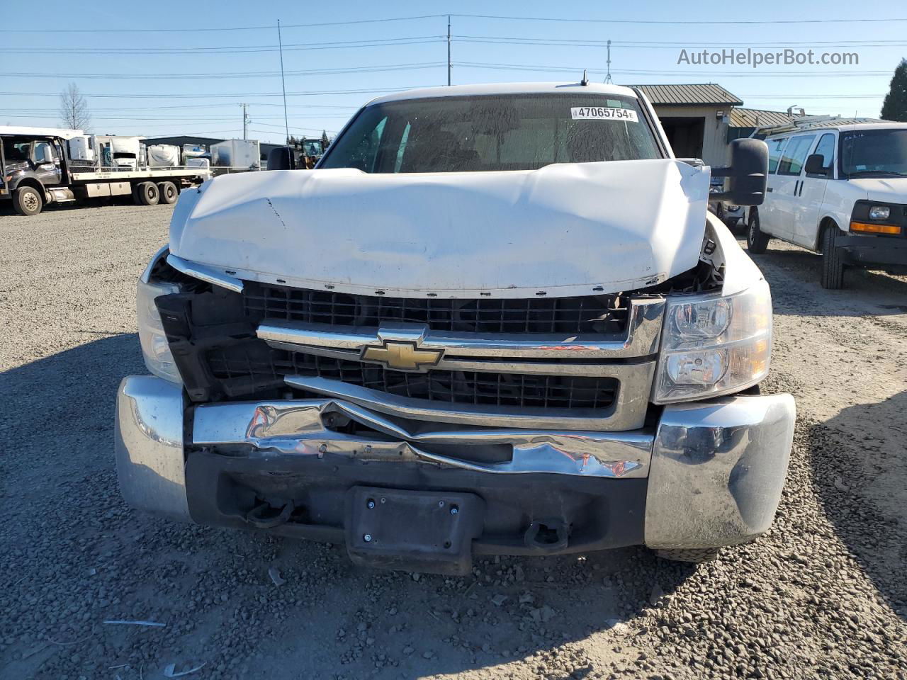 2008 Chevrolet Silverado K2500 Heavy Duty White vin: 1GCHK29K68E109672