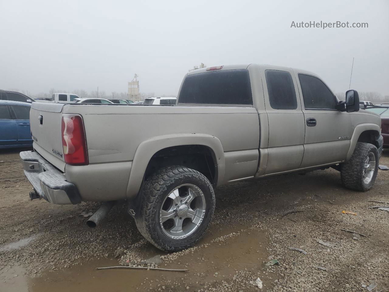 2003 Chevrolet Silverado K2500 Heavy Duty Tan vin: 1GCHK29U13E118807