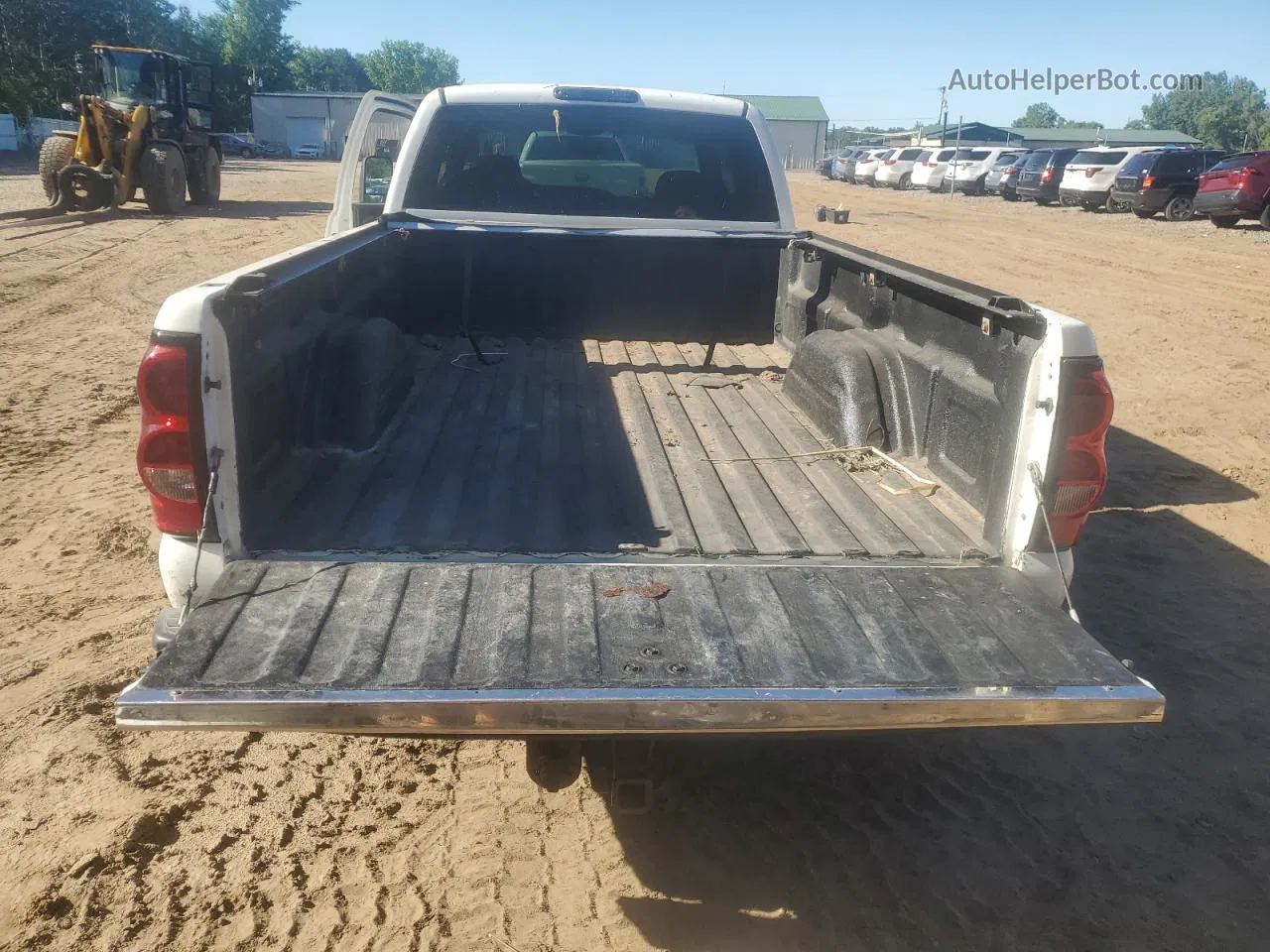 2003 Chevrolet Silverado K2500 Heavy Duty White vin: 1GCHK29U63E166609