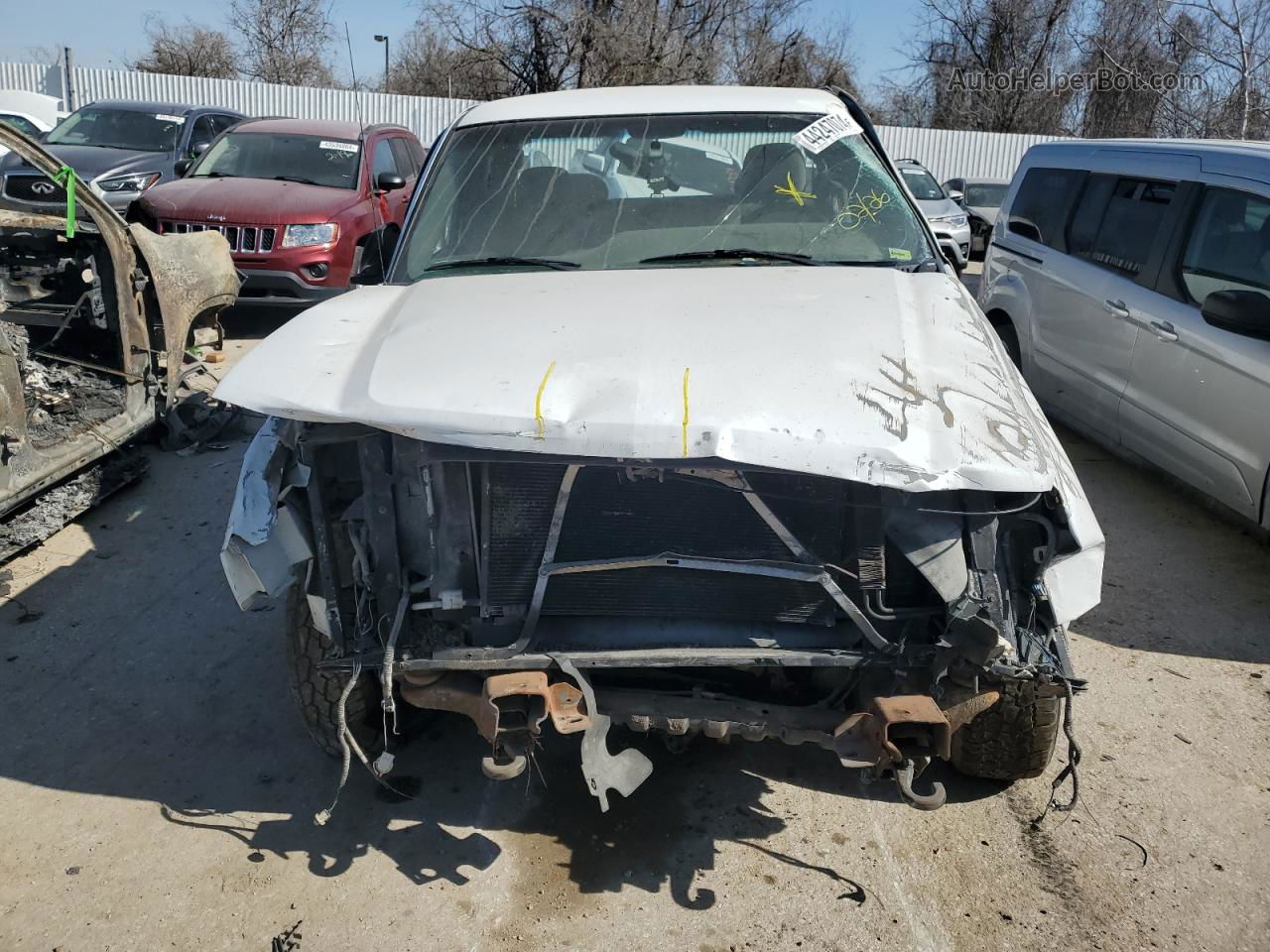 2003 Chevrolet Silverado K2500 Heavy Duty White vin: 1GCHK29U93E264467