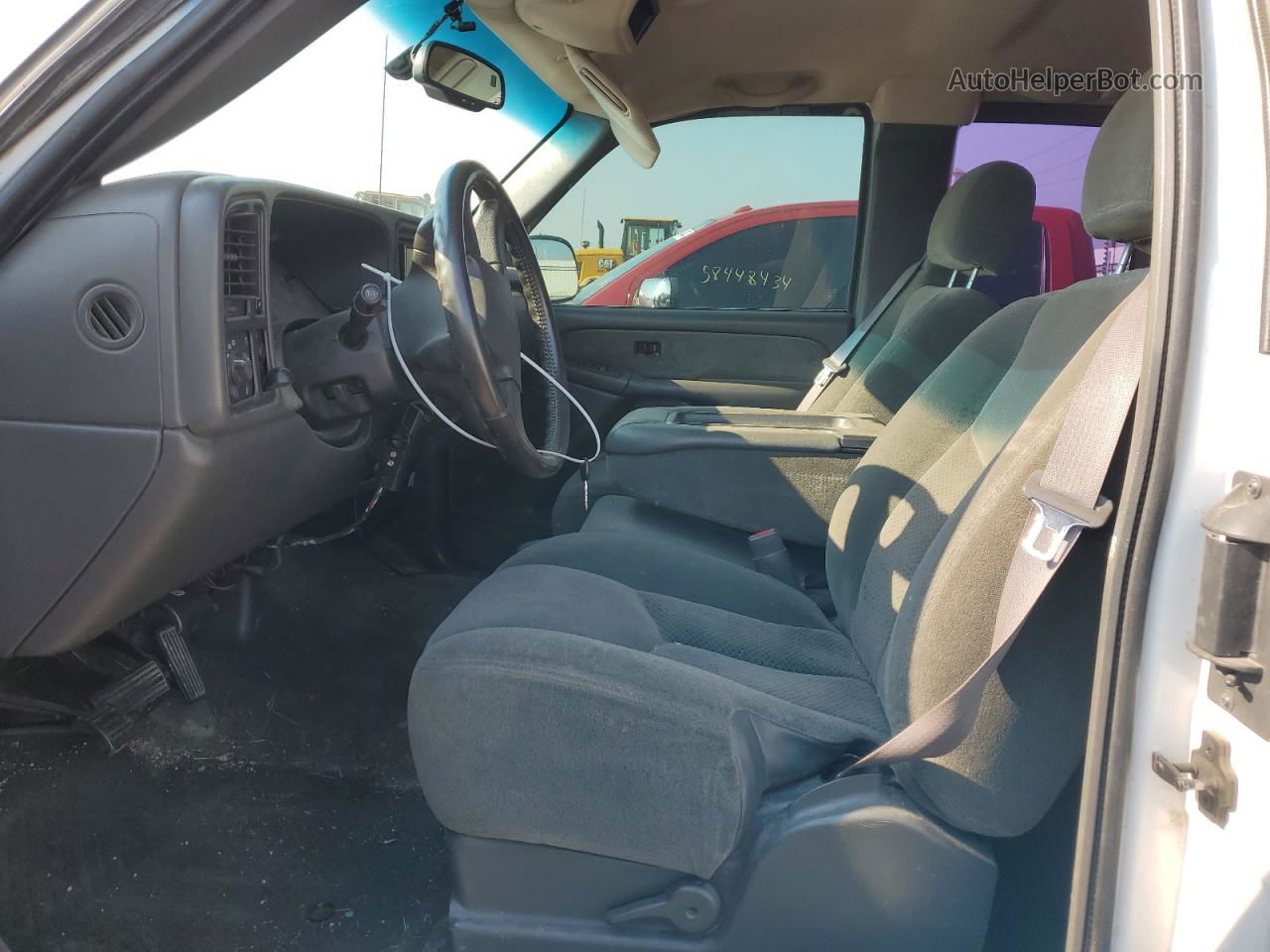 2003 Chevrolet Silverado K2500 Heavy Duty White vin: 1GCHK29UX3E307312