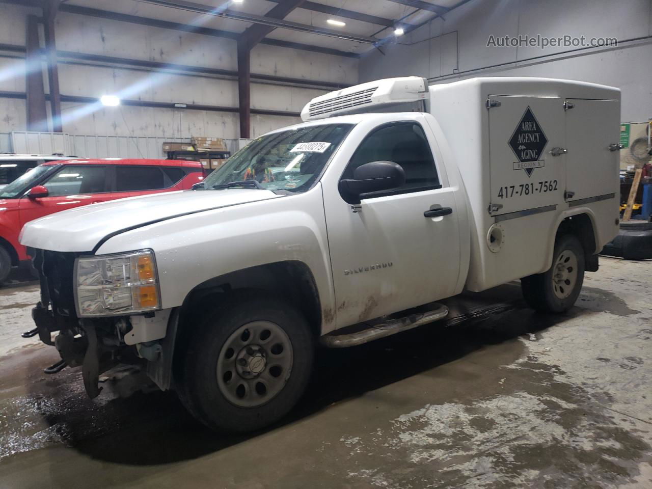 2012 Chevrolet Silverado K1500 Белый vin: 1GCNKPEA2CZ189535