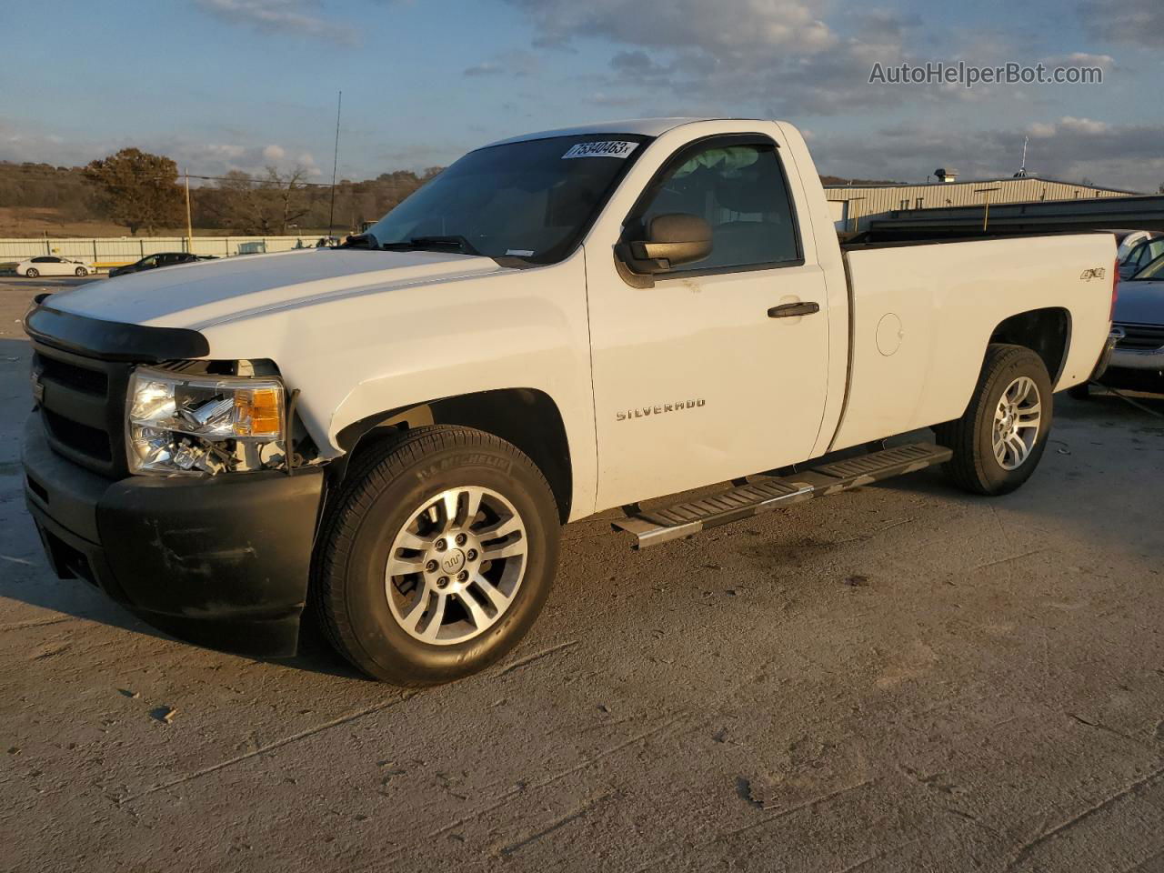 2013 Chevrolet Silverado K1500 White vin: 1GCNKPEA5DZ357766