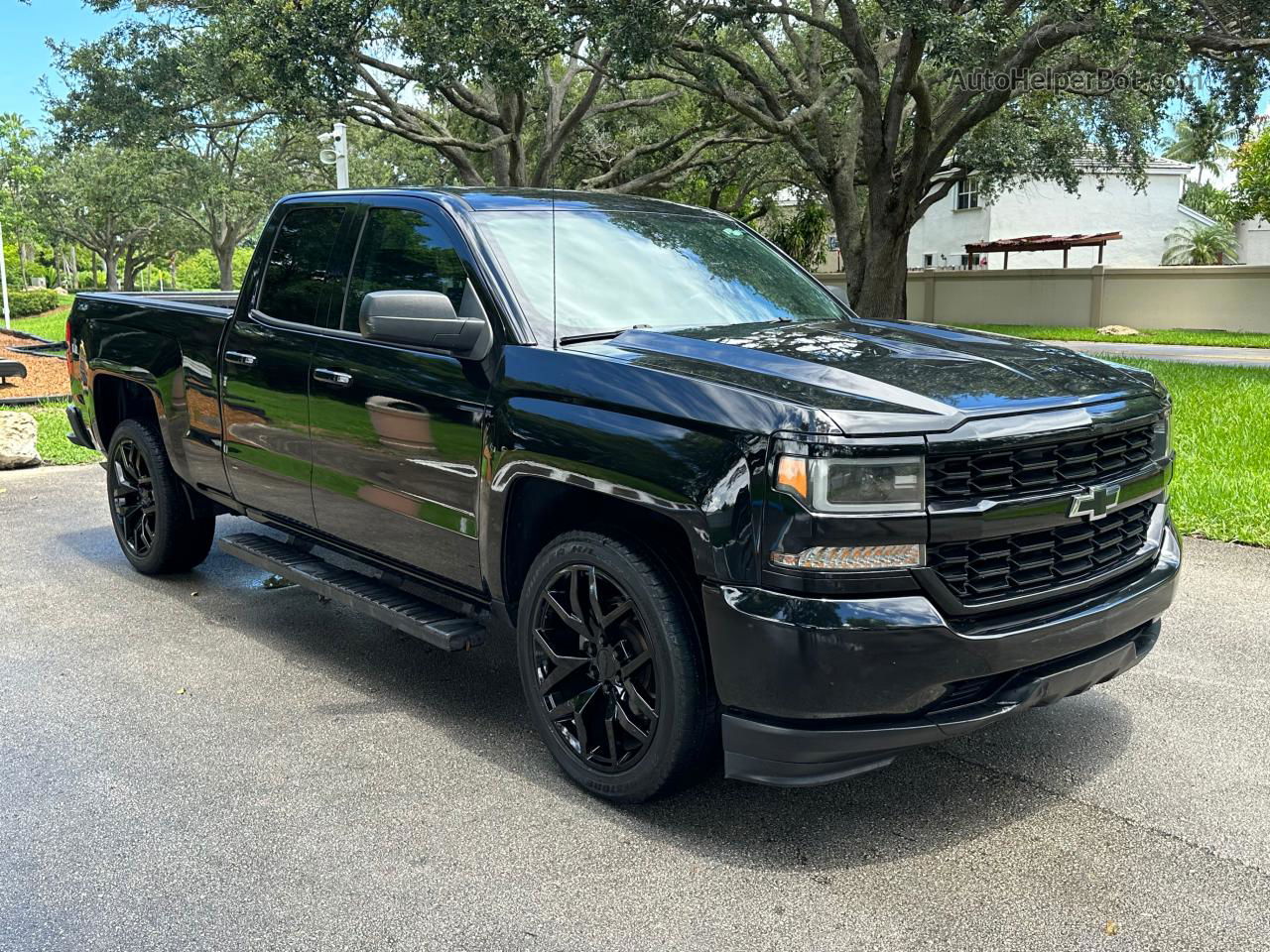 2018 Chevrolet Silverado C1500 Черный vin: 1GCRCNEC0JZ182455