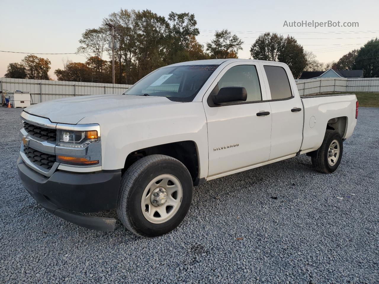 2018 Chevrolet Silverado C1500 Белый vin: 1GCRCNEC8JZ340380