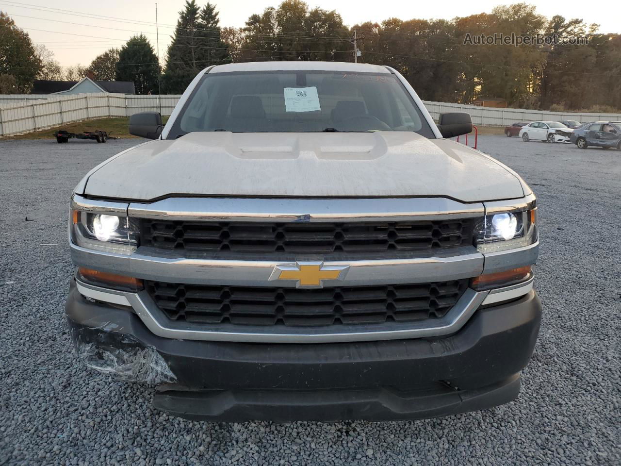 2018 Chevrolet Silverado C1500 White vin: 1GCRCNEC8JZ340380