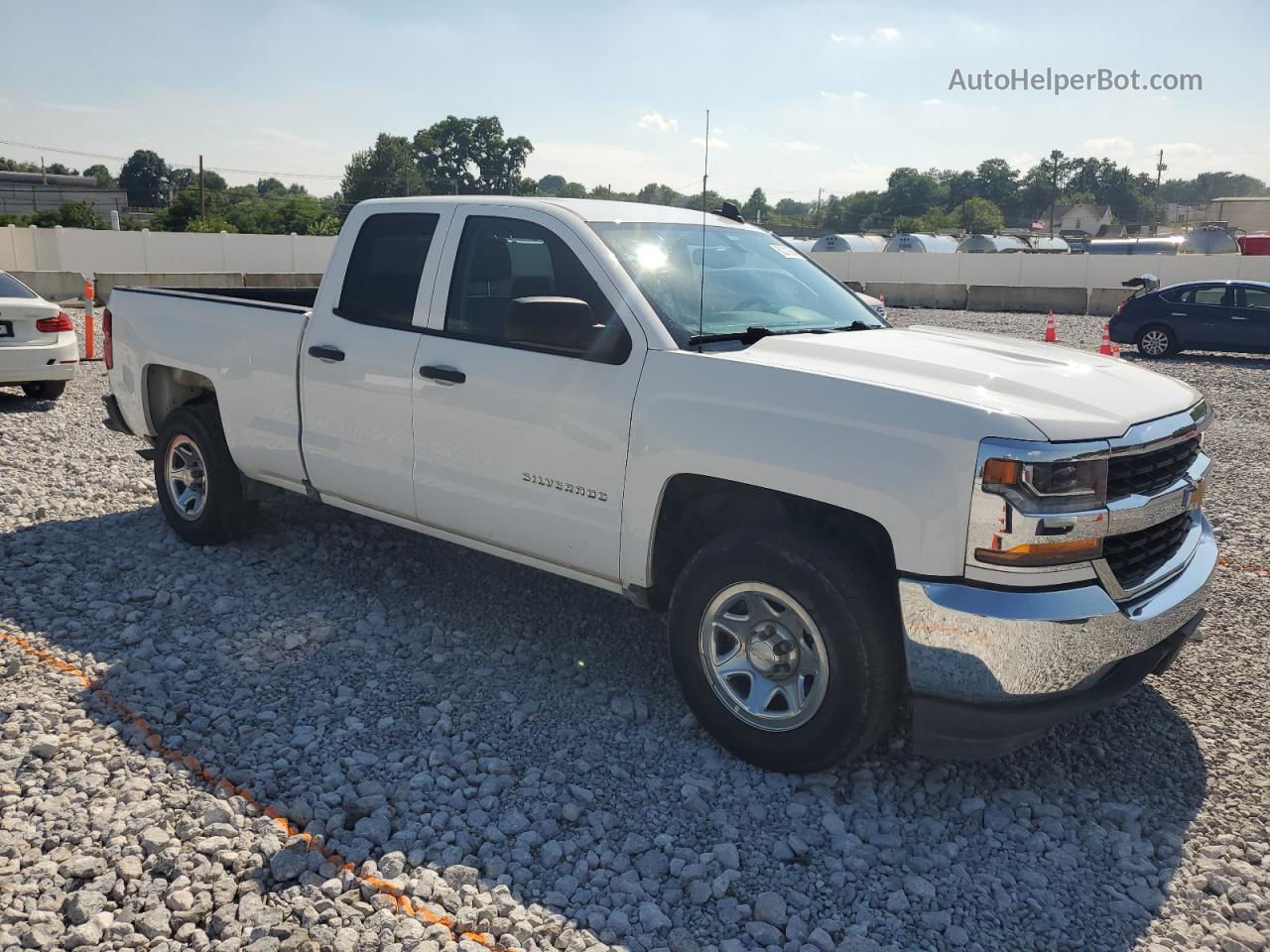 2018 Chevrolet Silverado C1500 White vin: 1GCRCNEC9JZ276642