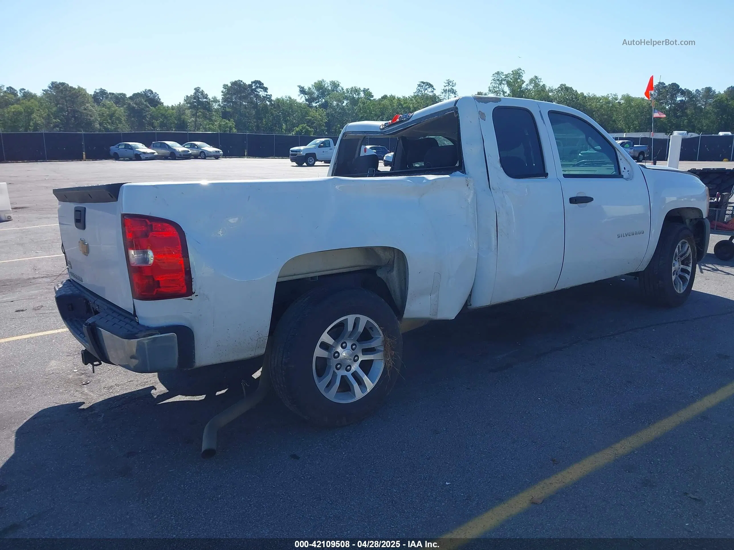 2012 Chevrolet Silverado 1500 Work Truck White vin: 1GCRCPEAXCZ102687