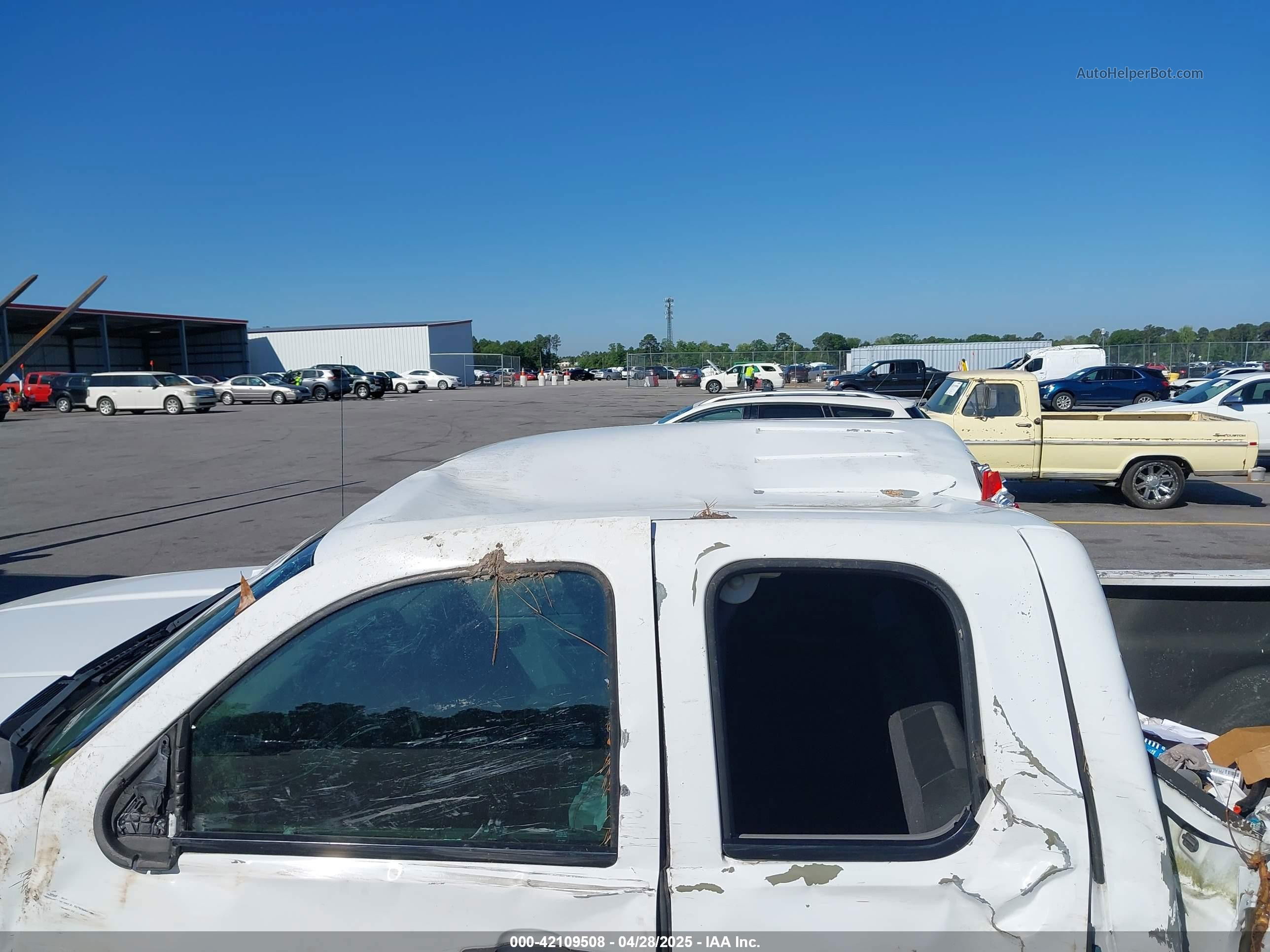 2012 Chevrolet Silverado 1500 Work Truck White vin: 1GCRCPEAXCZ102687