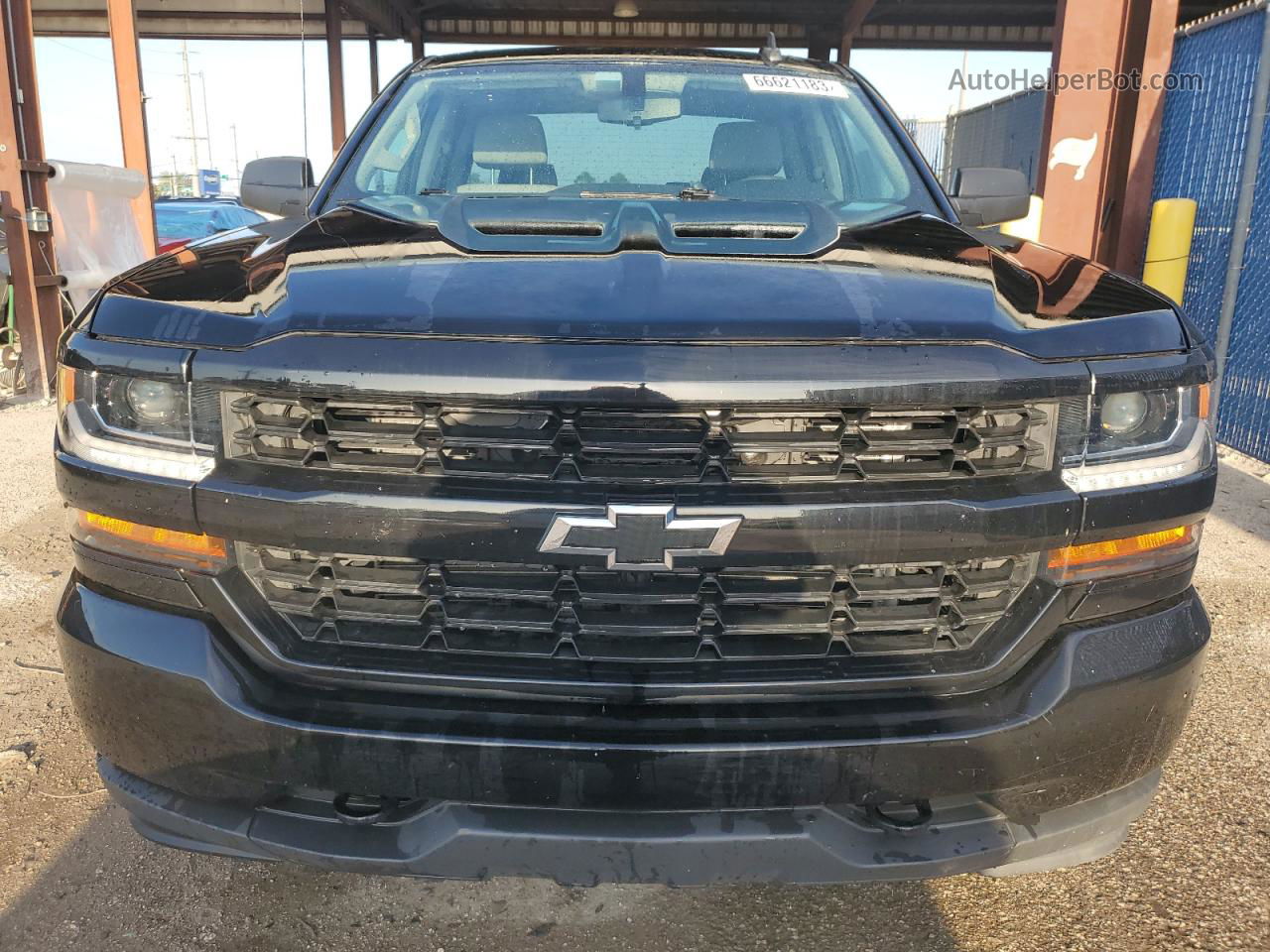 2018 Chevrolet Silverado C1500 Custom Black vin: 1GCRCPEH4JZ105577