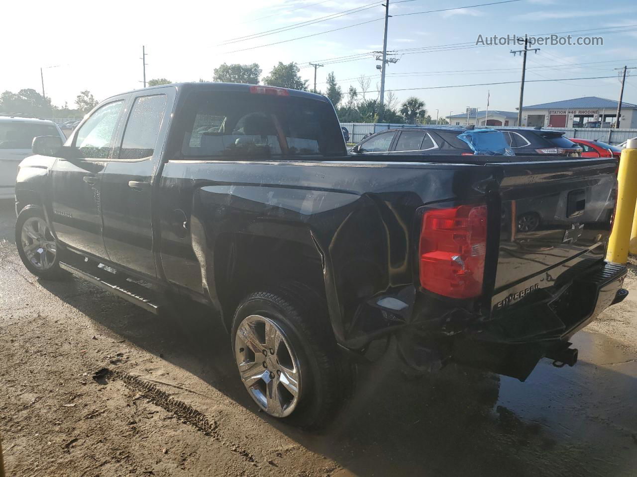 2018 Chevrolet Silverado C1500 Custom Black vin: 1GCRCPEH4JZ105577